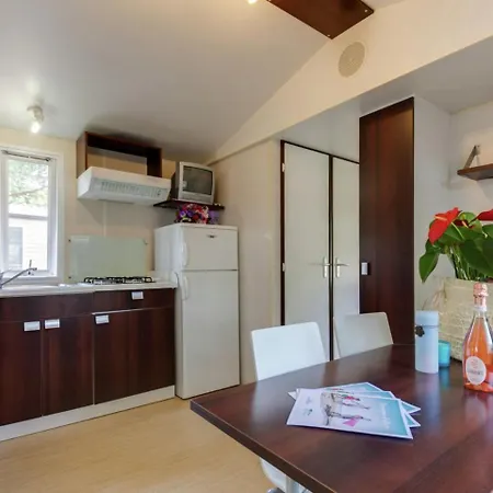 Шале Tidy Chalet In A Pine Forest Near The Adriatic Sea Чезенатико